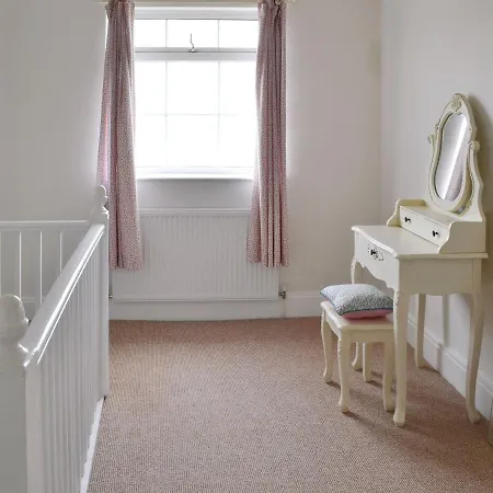 Manor Farm House East * Folkton